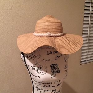 IZOD Floppy Straw Hat with Nautical Knot Detail